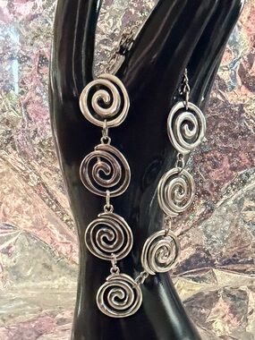 Mod Vintage Retro Style Silver Geometric Spiral Bracelet 🌀